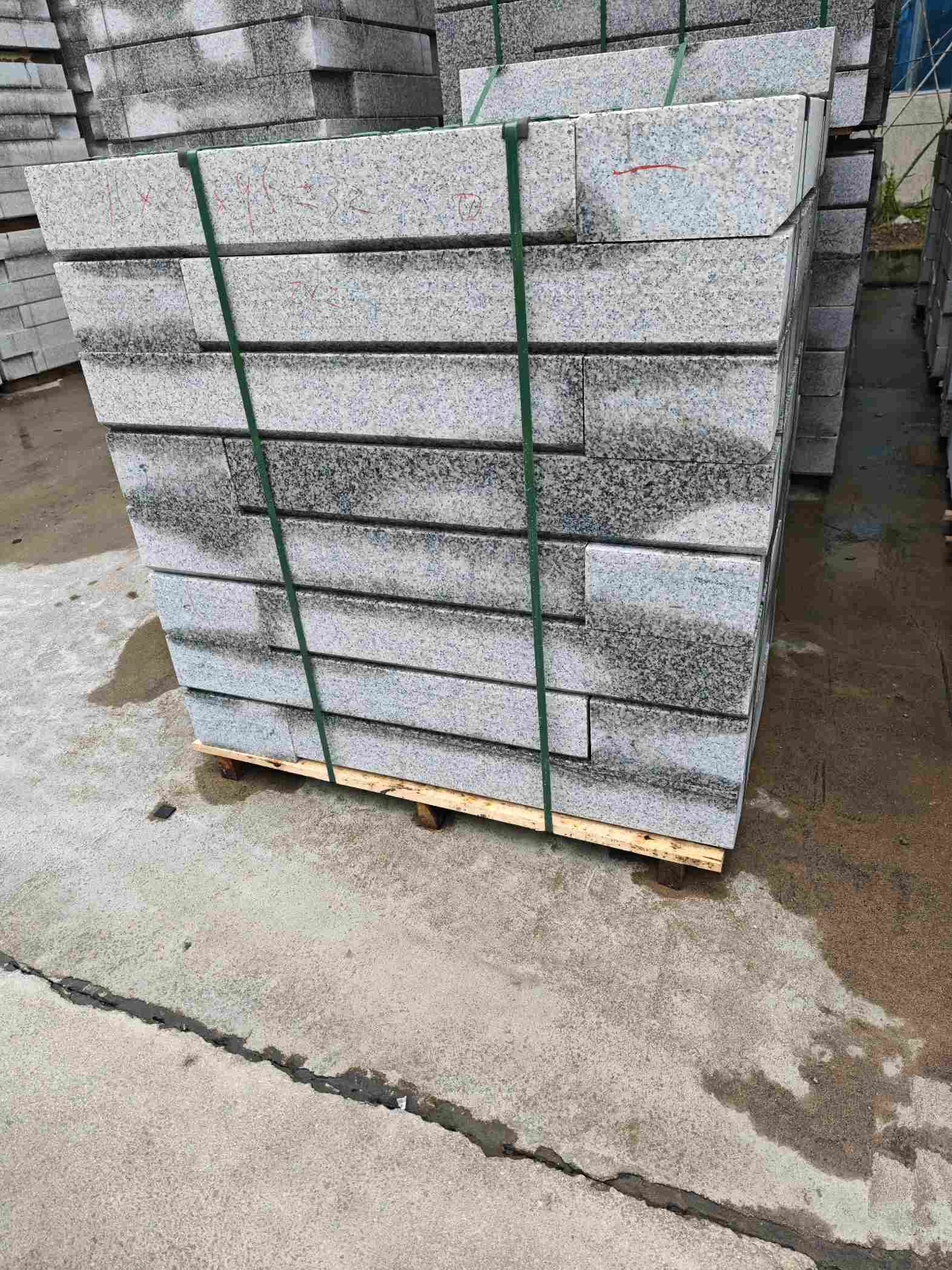 张掖芙蓉白路牙石，马路牙子